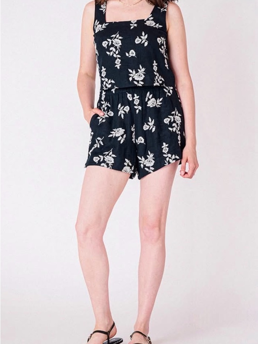 Dex Black Floral High-Waist Linen Embroidered Shorts